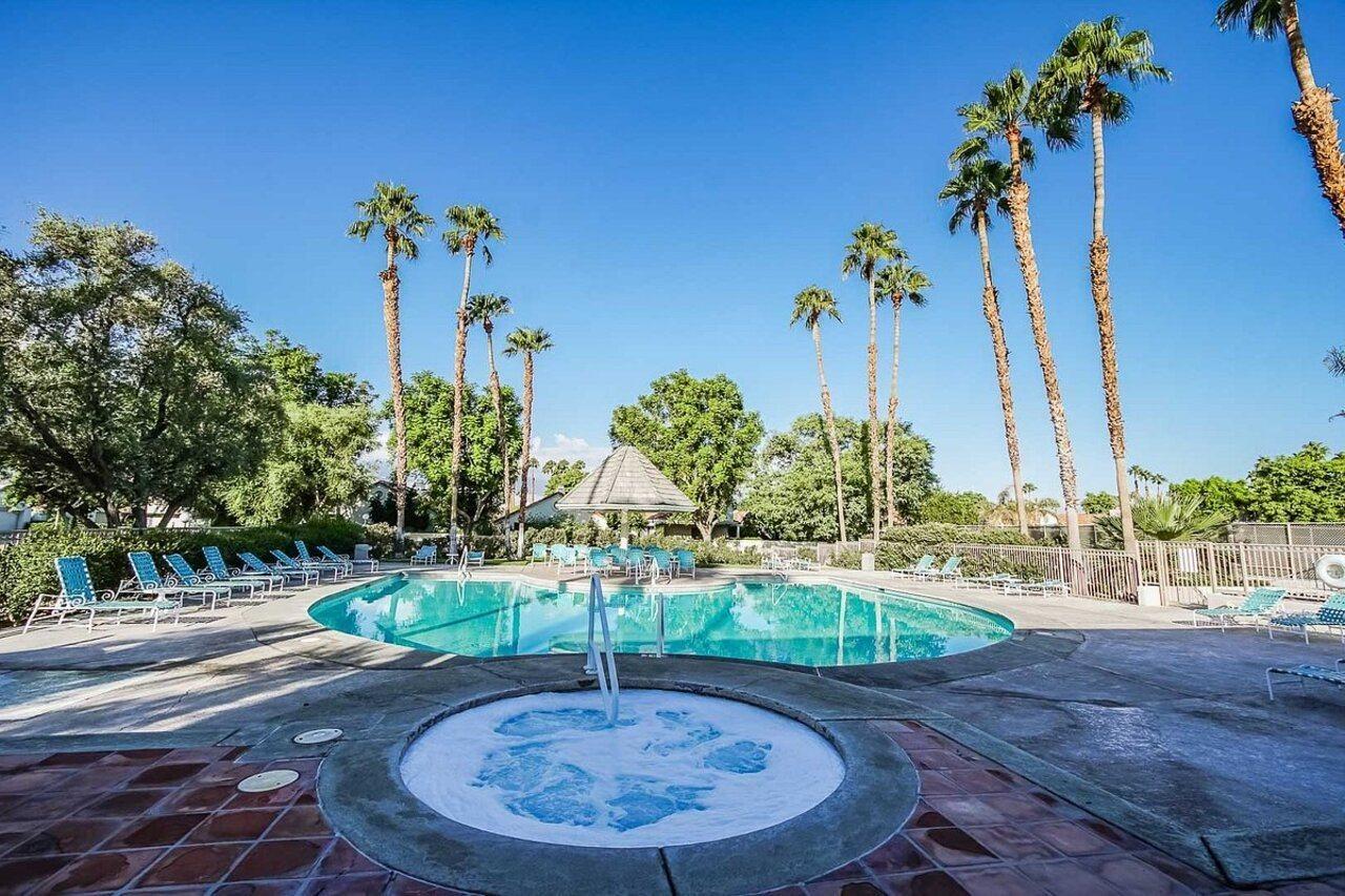 Desert Breezes Resort Palm Desert Esterno foto