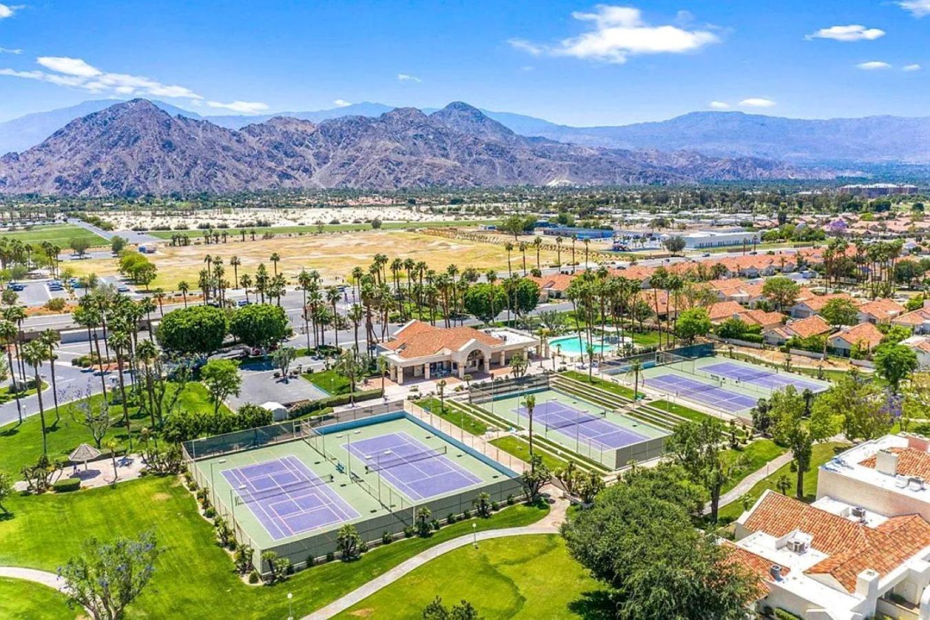 Desert Breezes Resort Palm Desert Esterno foto